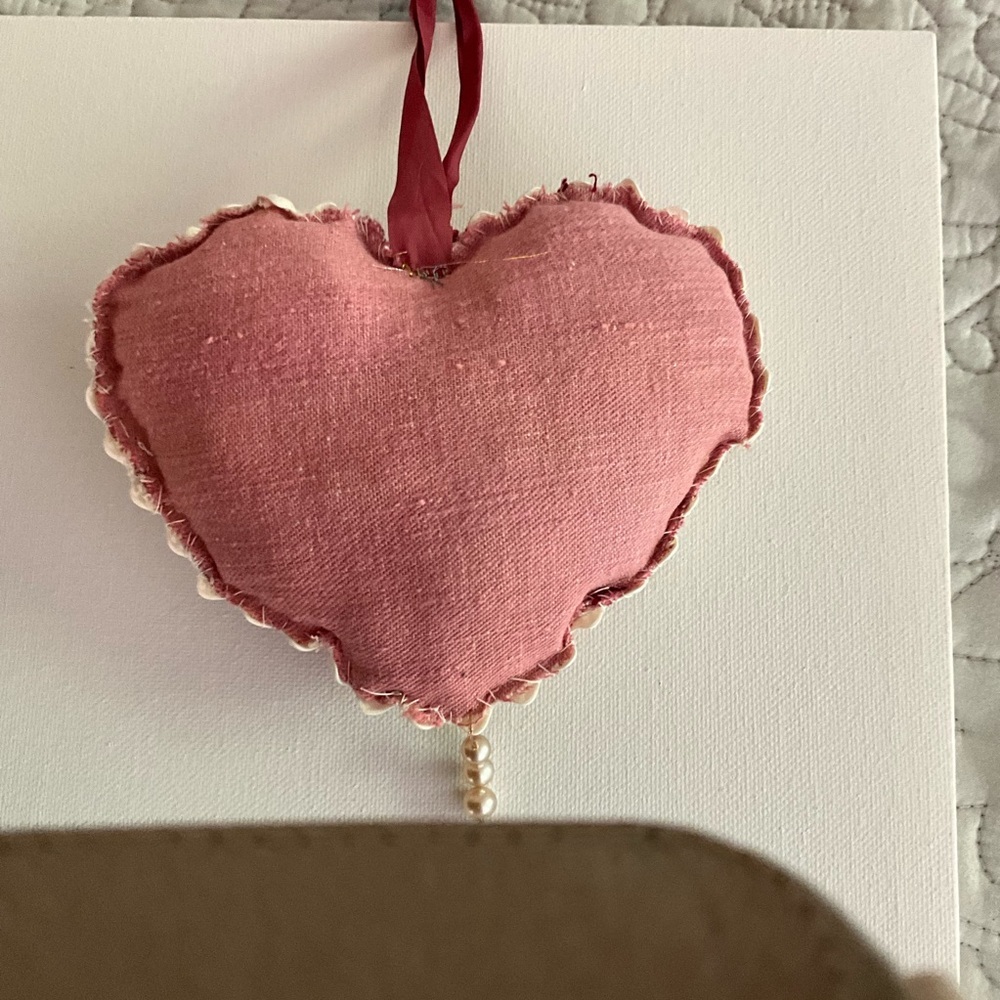 Vintage Victorian Pink Embroidered Heart Ornament - Picture 3 of 3